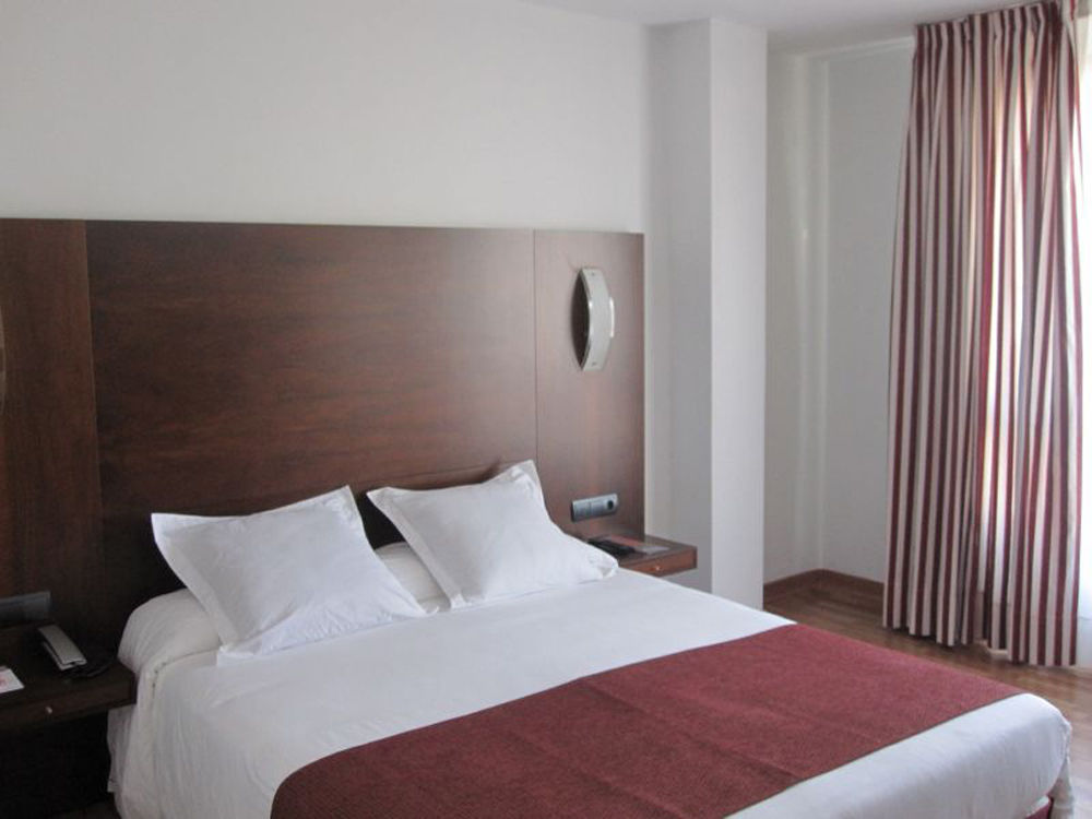 B&B Hotel Виго Экстерьер фото