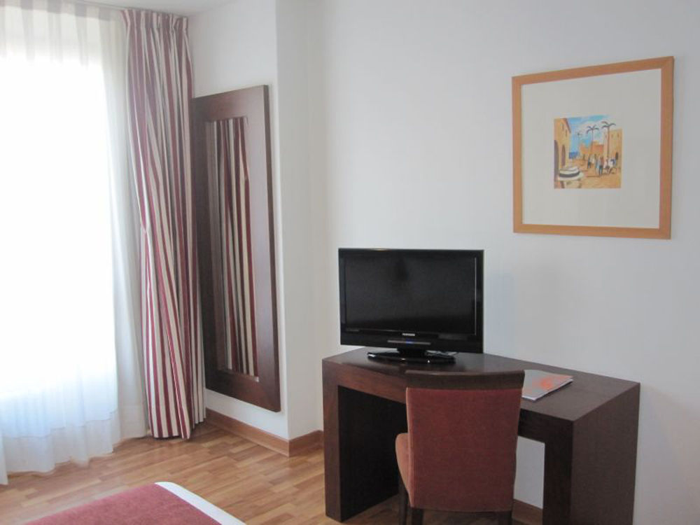 B&B Hotel Виго Экстерьер фото